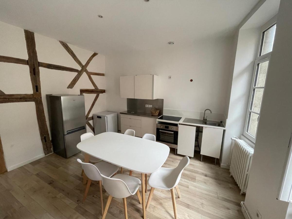Bel Appartement En Coeur De Ville - 20 Minutes Du Pal Moulins  Dış mekan fotoğraf