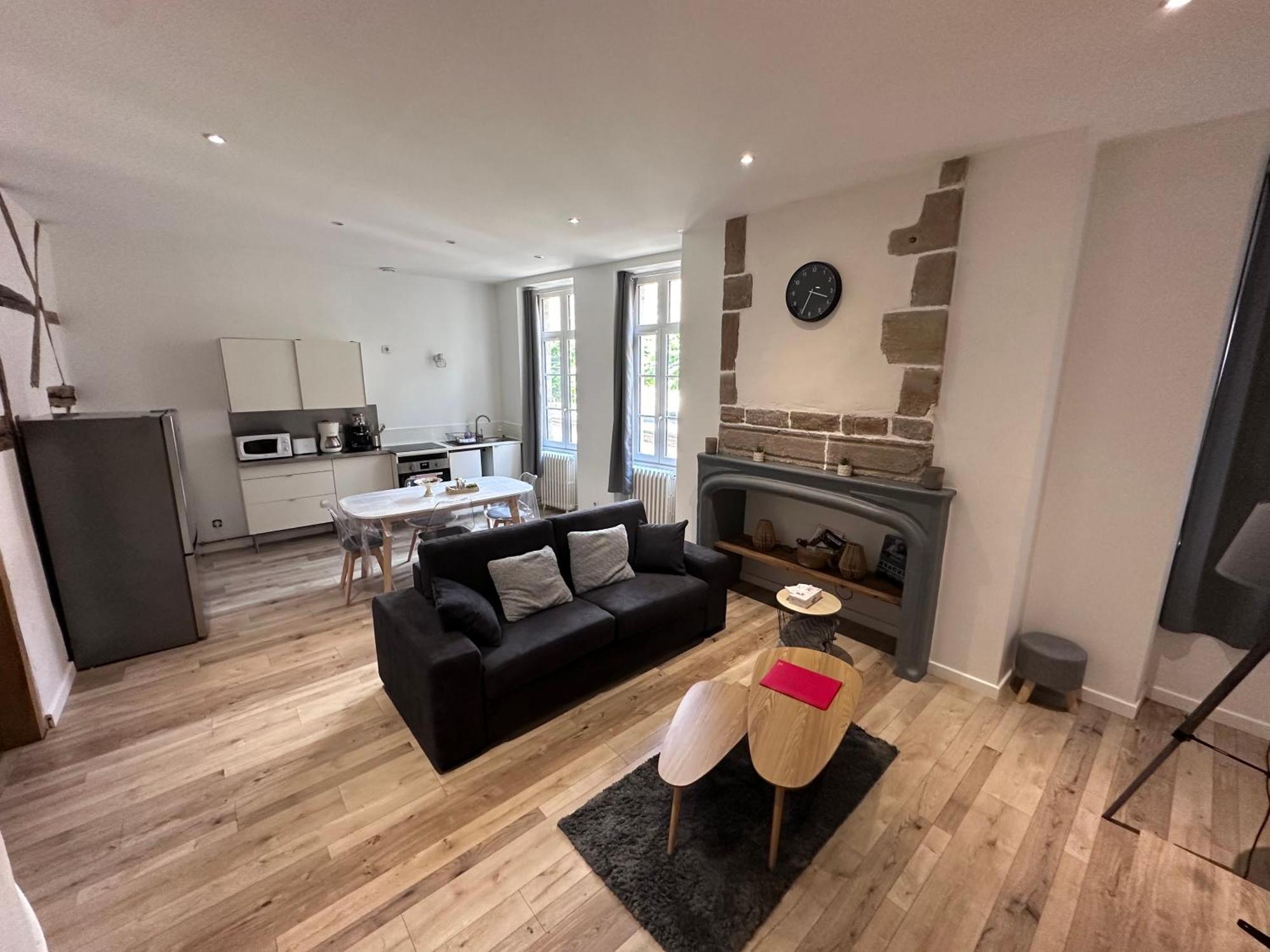 Bel Appartement En Coeur De Ville - 20 Minutes Du Pal Moulins  Dış mekan fotoğraf