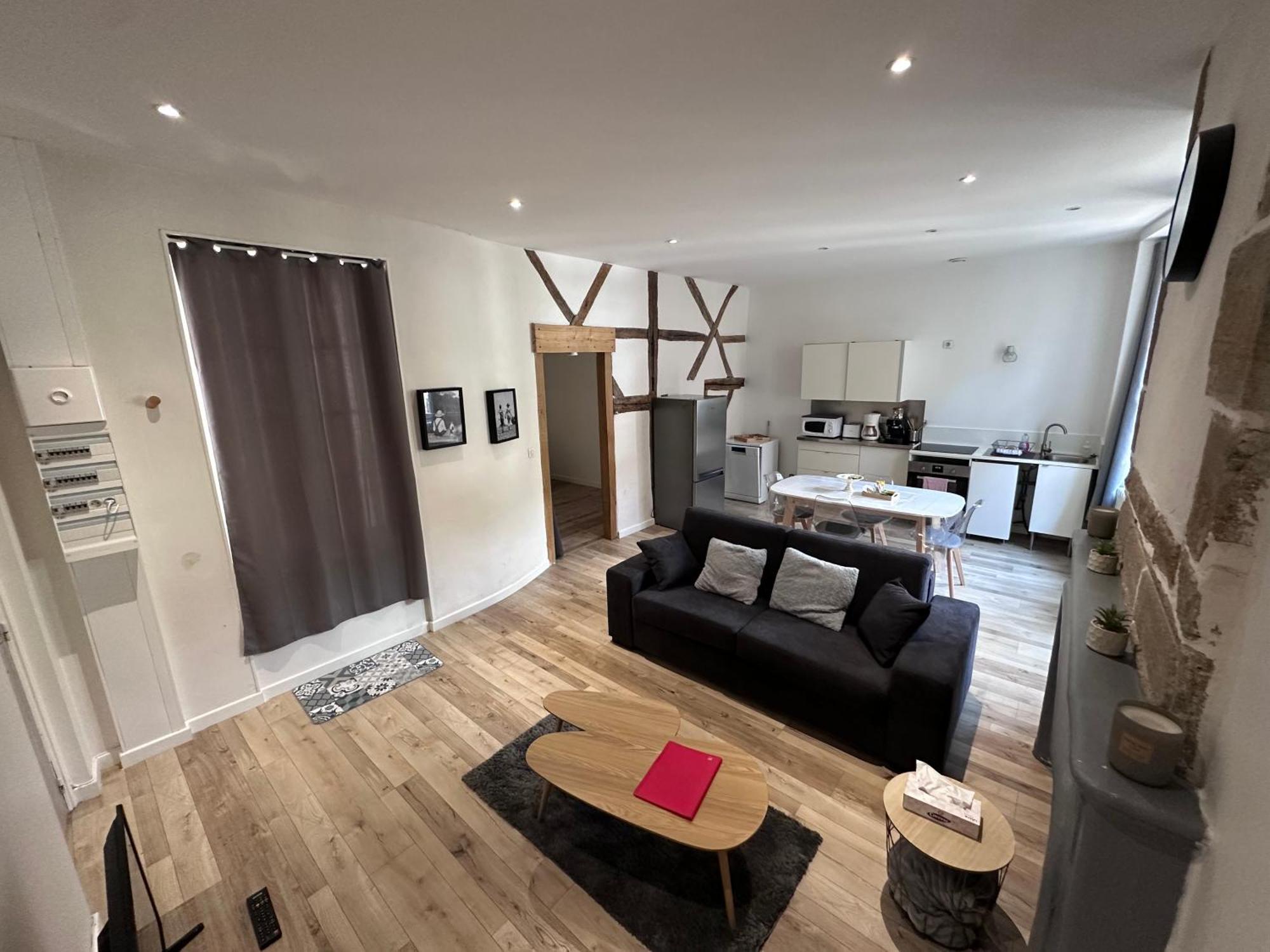 Bel Appartement En Coeur De Ville - 20 Minutes Du Pal Moulins  Dış mekan fotoğraf